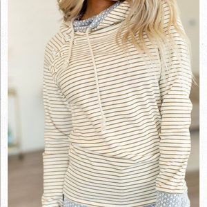 Ampersand Avenue Doublehood Hoodie - Size Small 💛